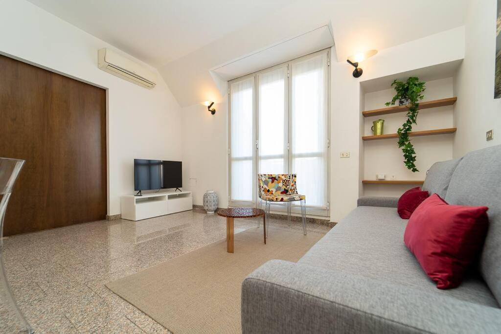 5 Giornate Apt Con Terrazzo E Garage Privato Milão Exterior foto